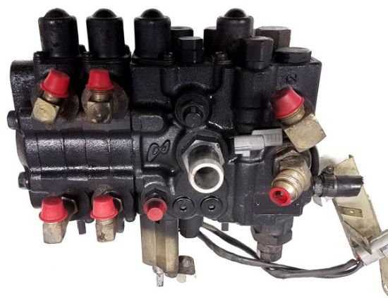 Picture of HYDRAULIC VALVE - 4 SPOOL